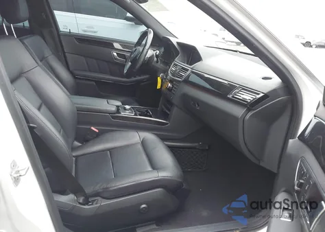 2013 Mercedes-Benz E 350 z USA, uszkodzony, nr VIN WDDHF5KB4DA673053